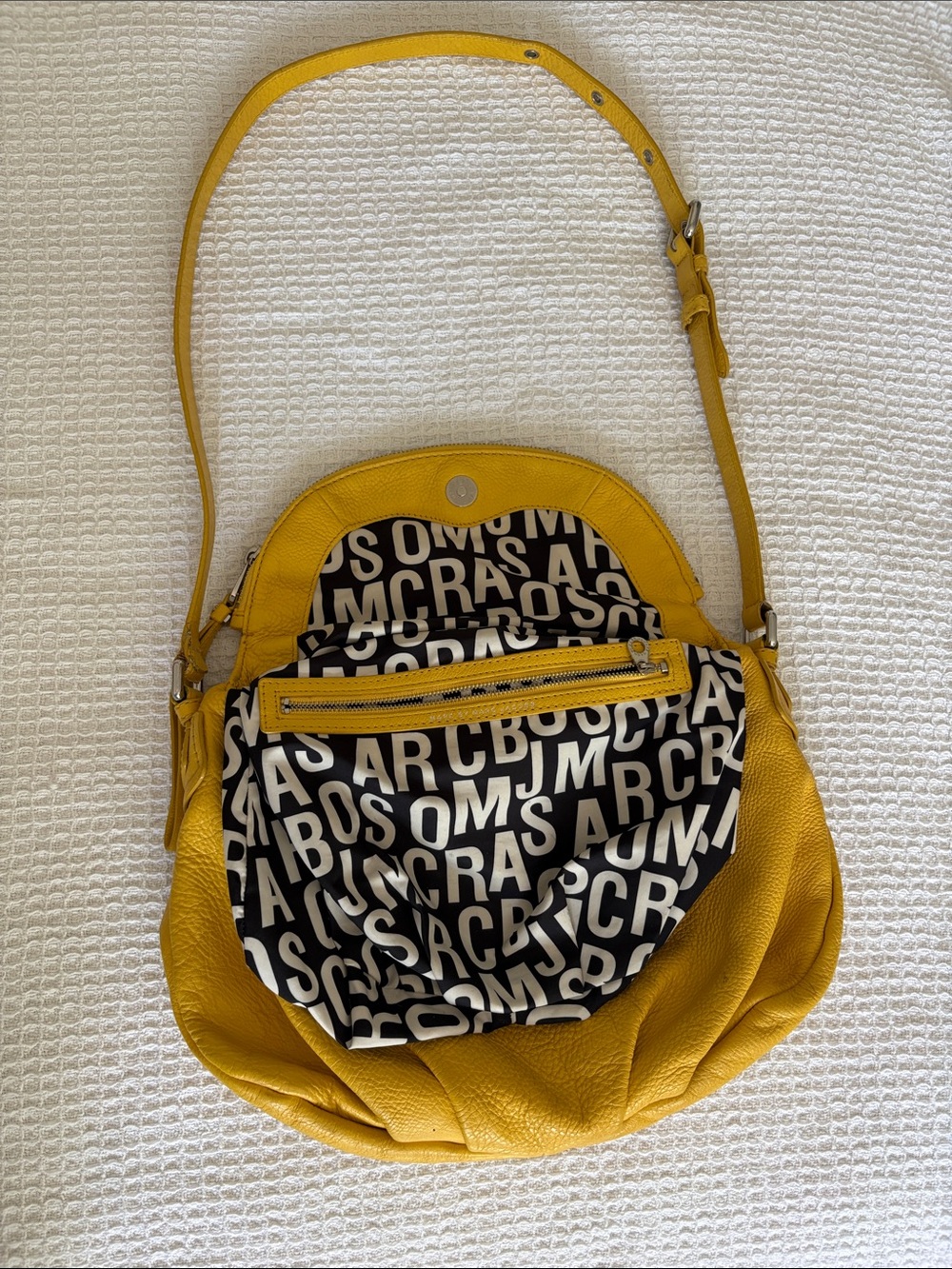 Marc by Marc Jacobs Yellow Pebbled Leather Shoulder Bag with Logo Interior - Picture 5 of 8